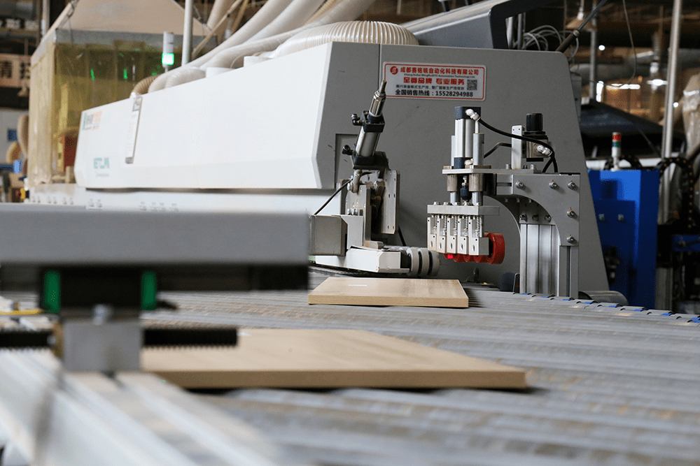 定制家具智能生產線推動家具生產進入工業(yè)4.0時代